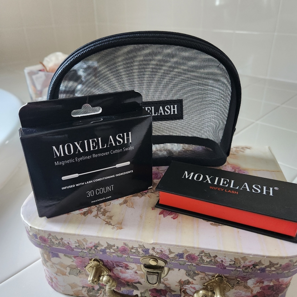 MoxieLash Wifey Magnetic Lashes Bundle Makeup Bag & Remover Swabs New